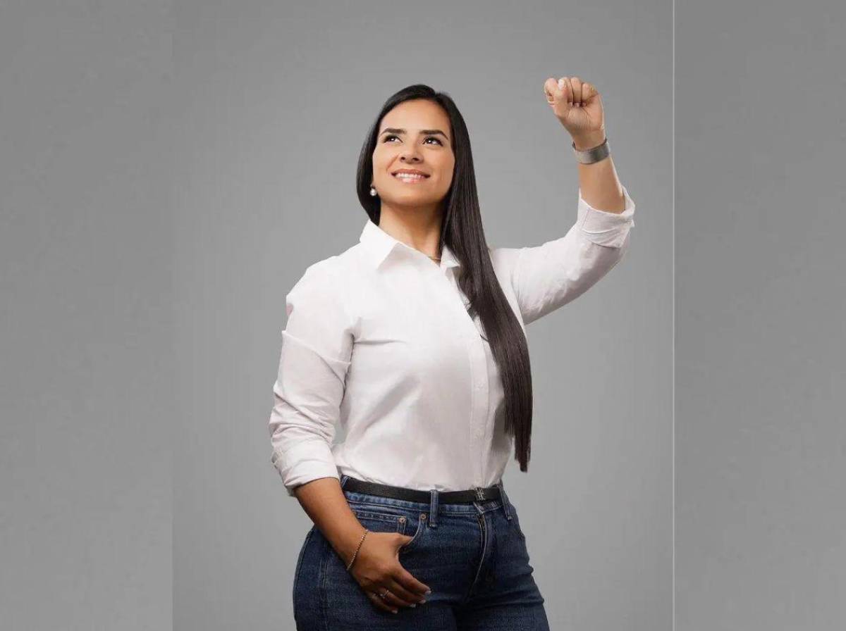 José Carlos Cardona se burla de Isis Cuéllar por salir huyendo de la asamblea de Libre