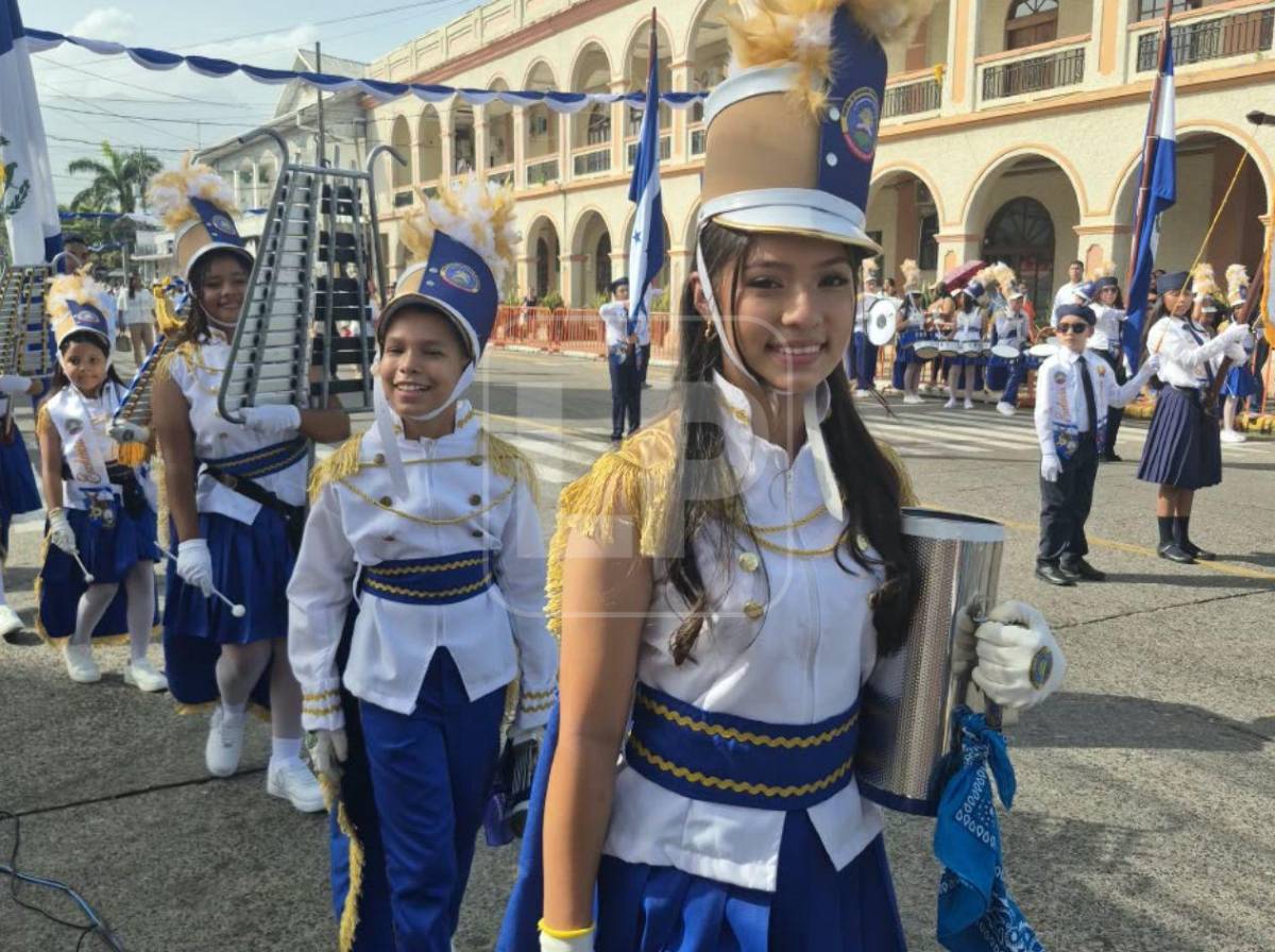 26 escuelas engalanan los desfiles patrios en La Ceiba