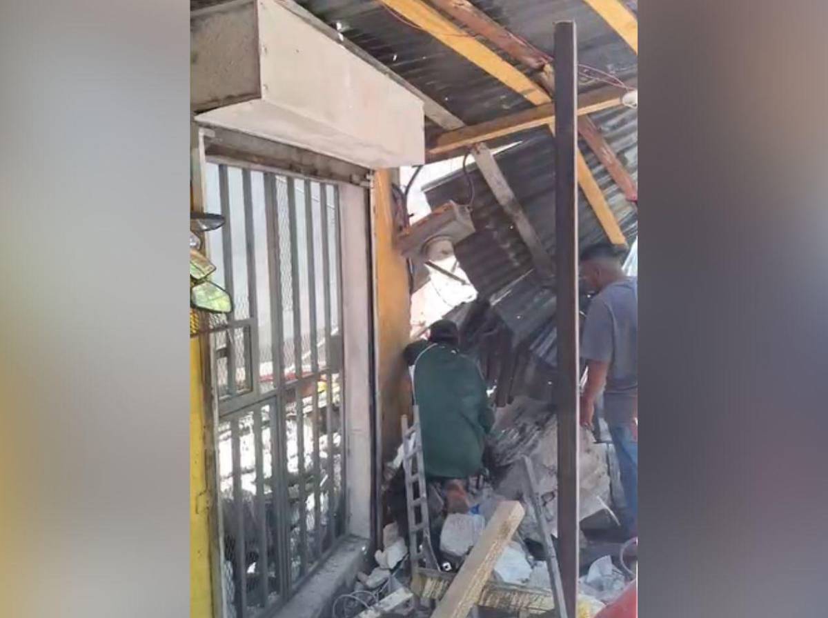 Volqueta impactó contra un taller: dolorosas imágenes del accidente en la colonia Villa Nueva