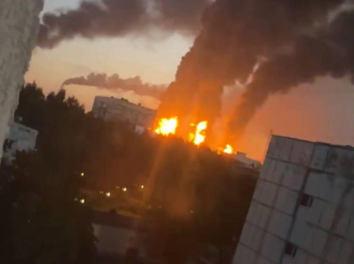 Drones ucranianos impactan en la principal refinería de petróleo de Moscú