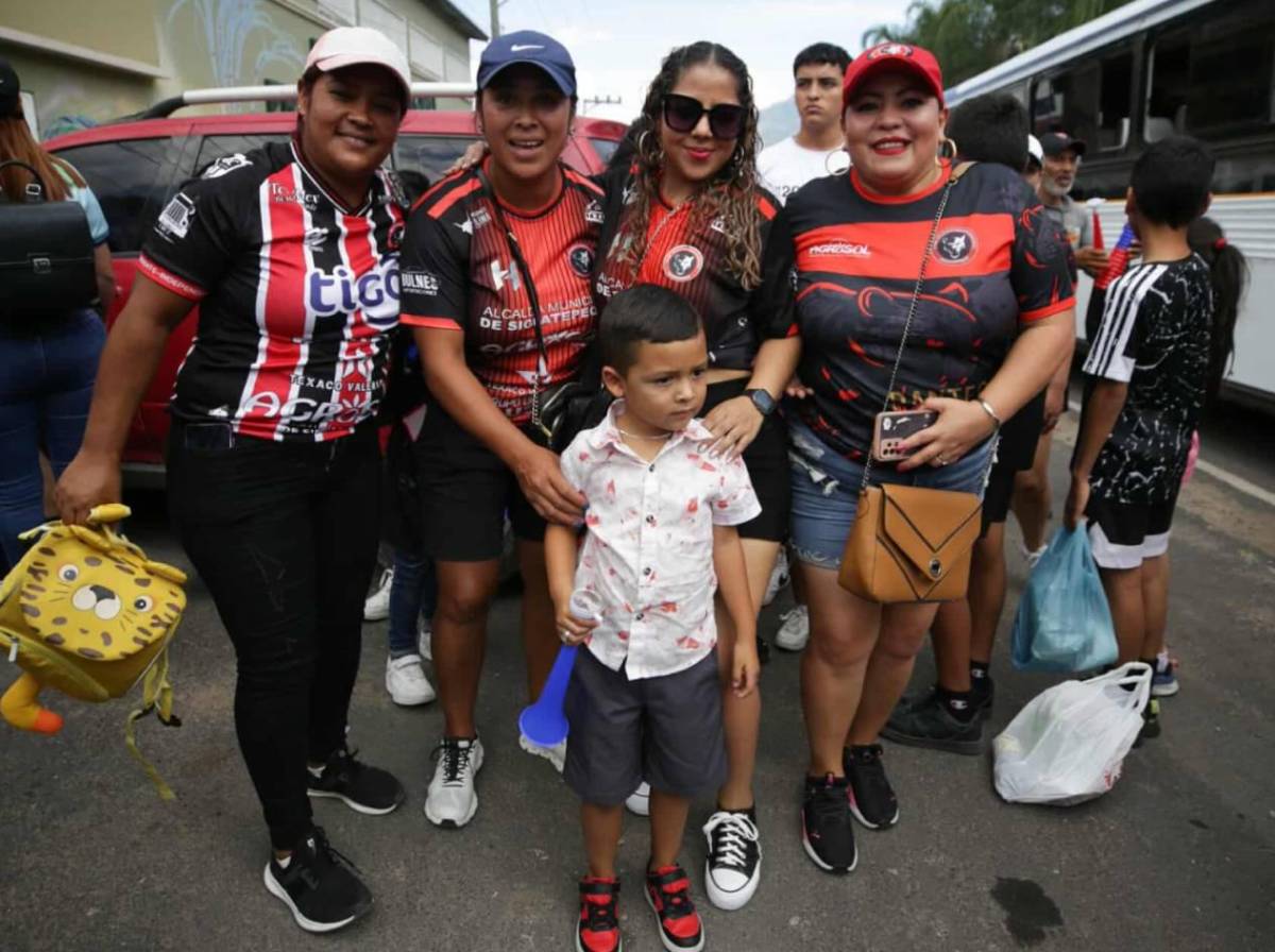 Color y emoción en Cantarranas por la final de ida del Ascenso