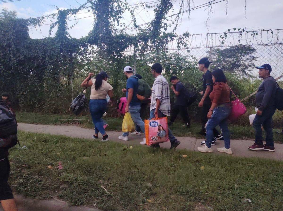 En este país no hay empleo: hondureños salen en caravana rumbo a Estados Unidos