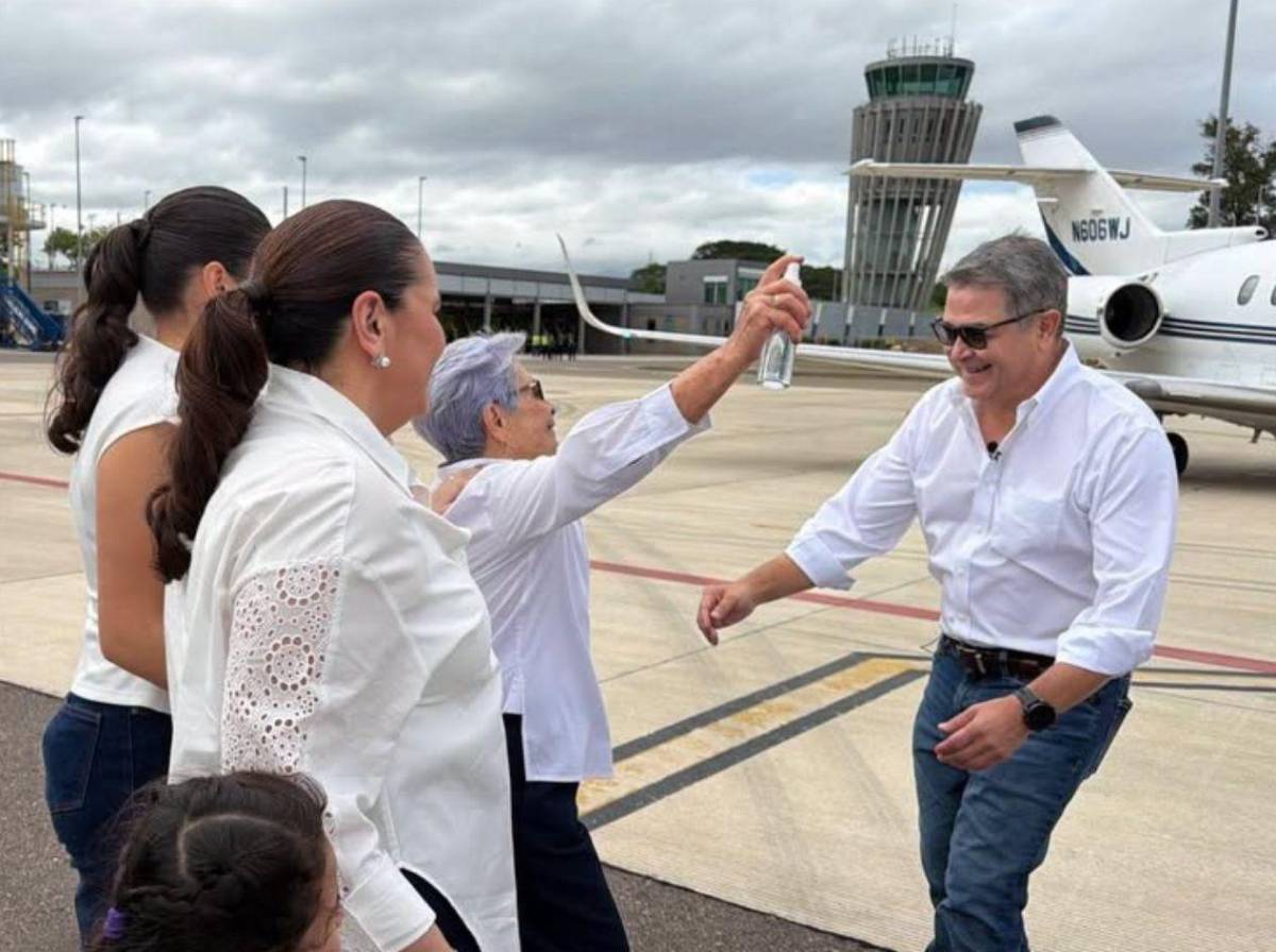 JOH comparte fotos inéditas de su regreso a Honduras y el emotivo reencuentro con su familia