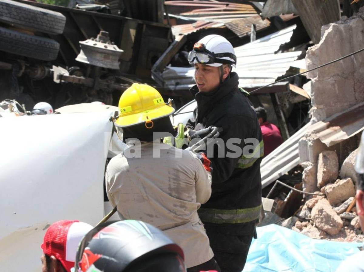 Conductor de volqueta quedó calcinado tras el brutal accidente en la colonia Villa Nueva