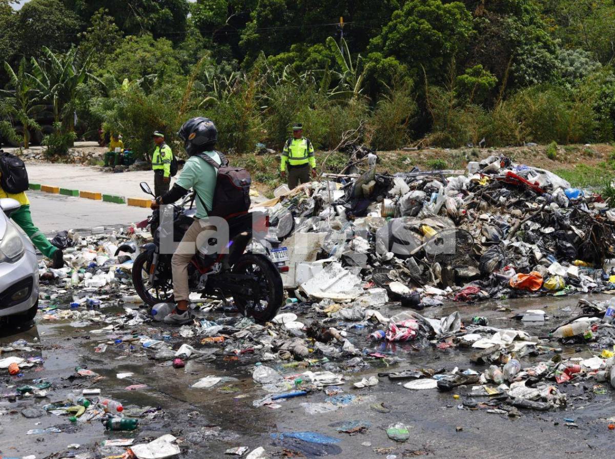 Tras denuncia de LA PRENSA: retiran toneladas de basura acumuladas en ríos y canales de SPS