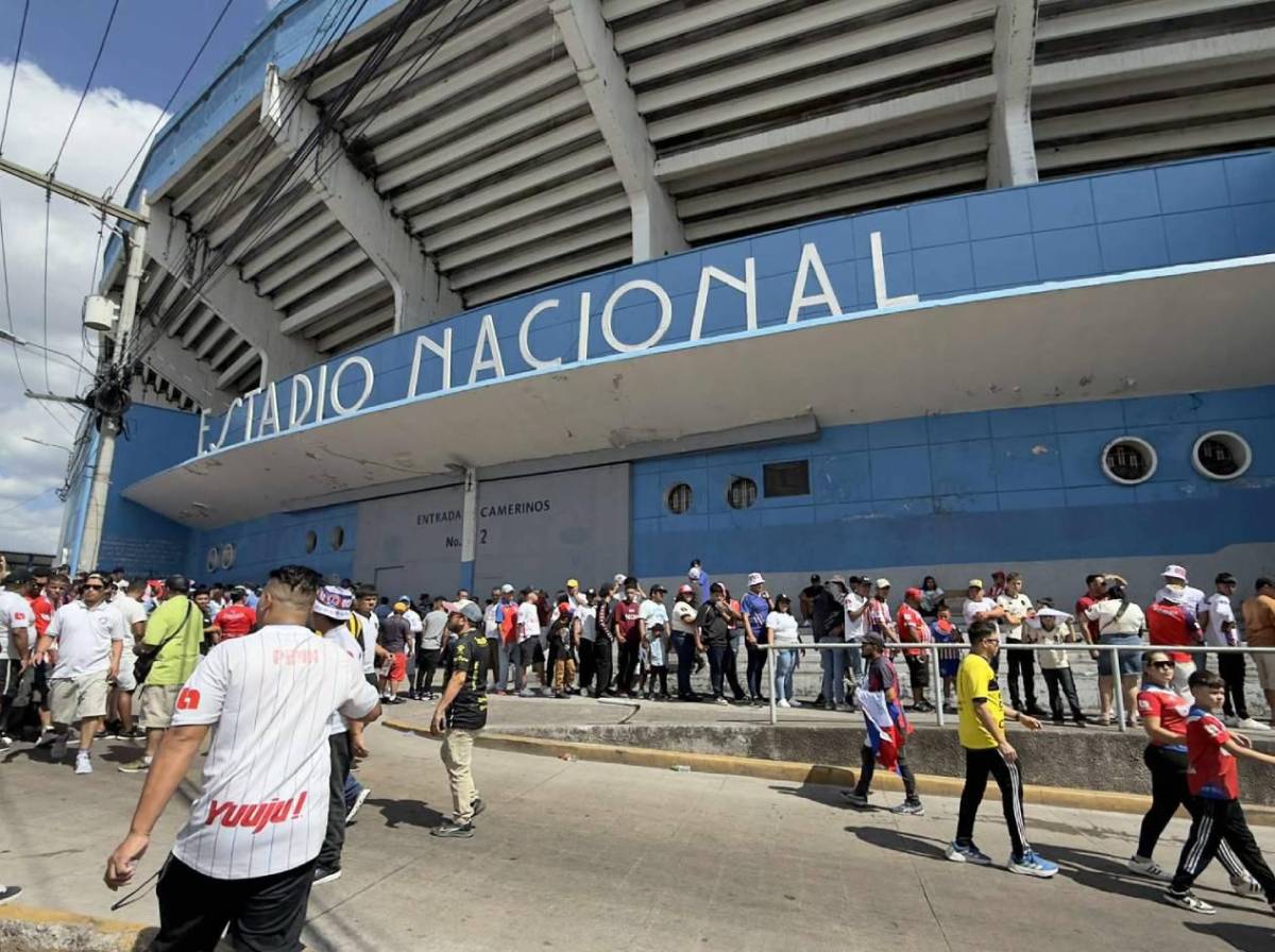 Olimpia vs Real España: chicas roban suspiros y ambiente de fiesta en el Nacional