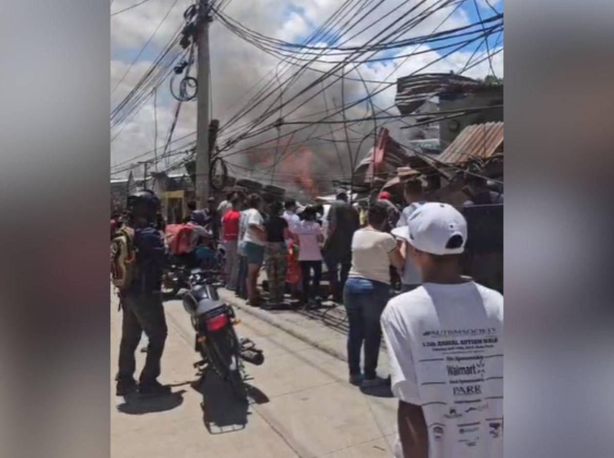 Volqueta impactó contra un taller: dolorosas imágenes del accidente en la colonia Villa Nueva