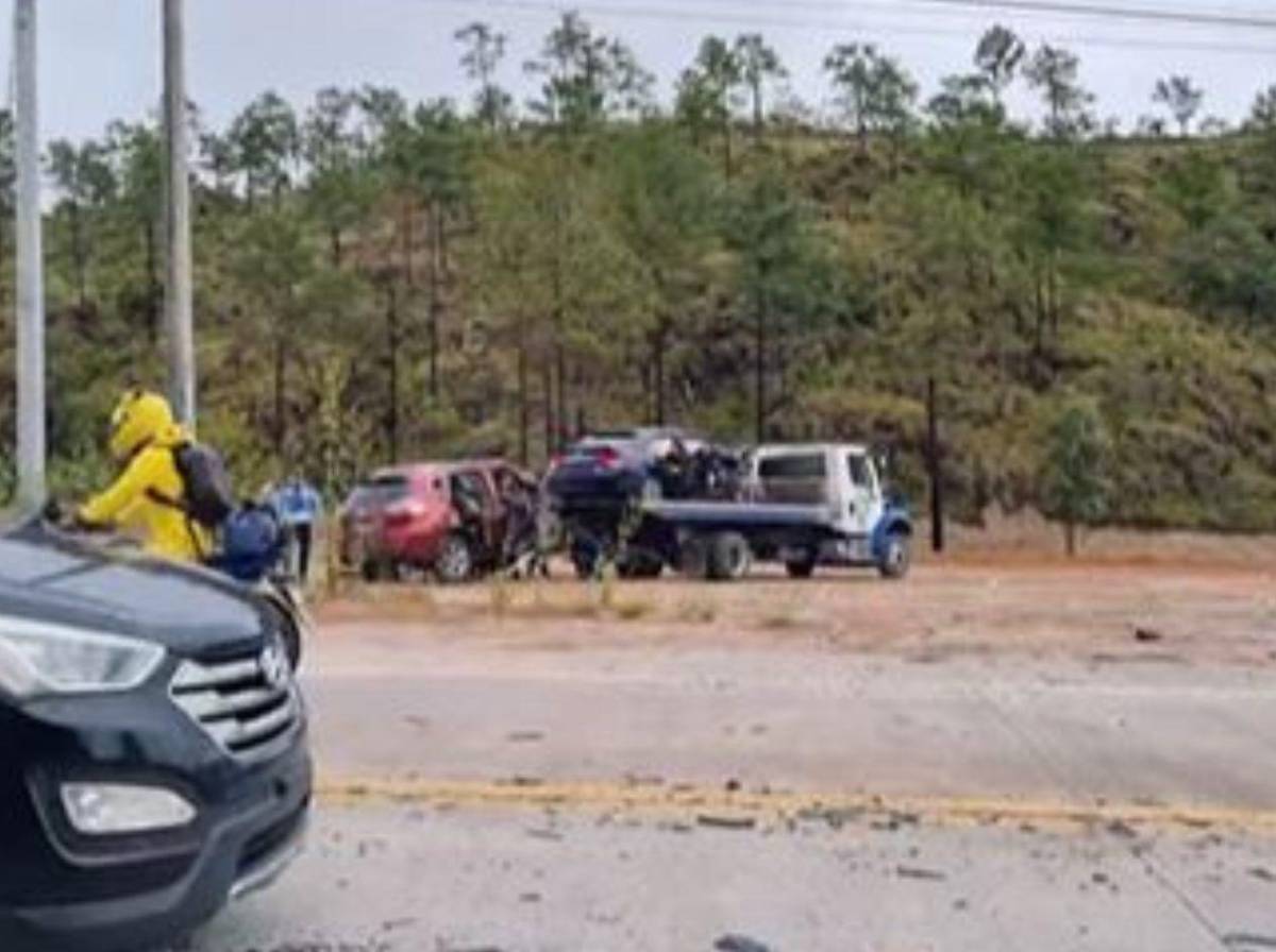Cuatro muertos deja brutal choque entre camioneta y turismo en El Paraíso