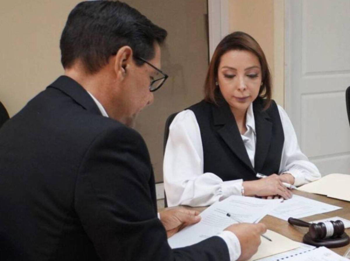 María Antonieta Mejía al fiscal Johel Zelaya: Sigue haciendo el ridículo