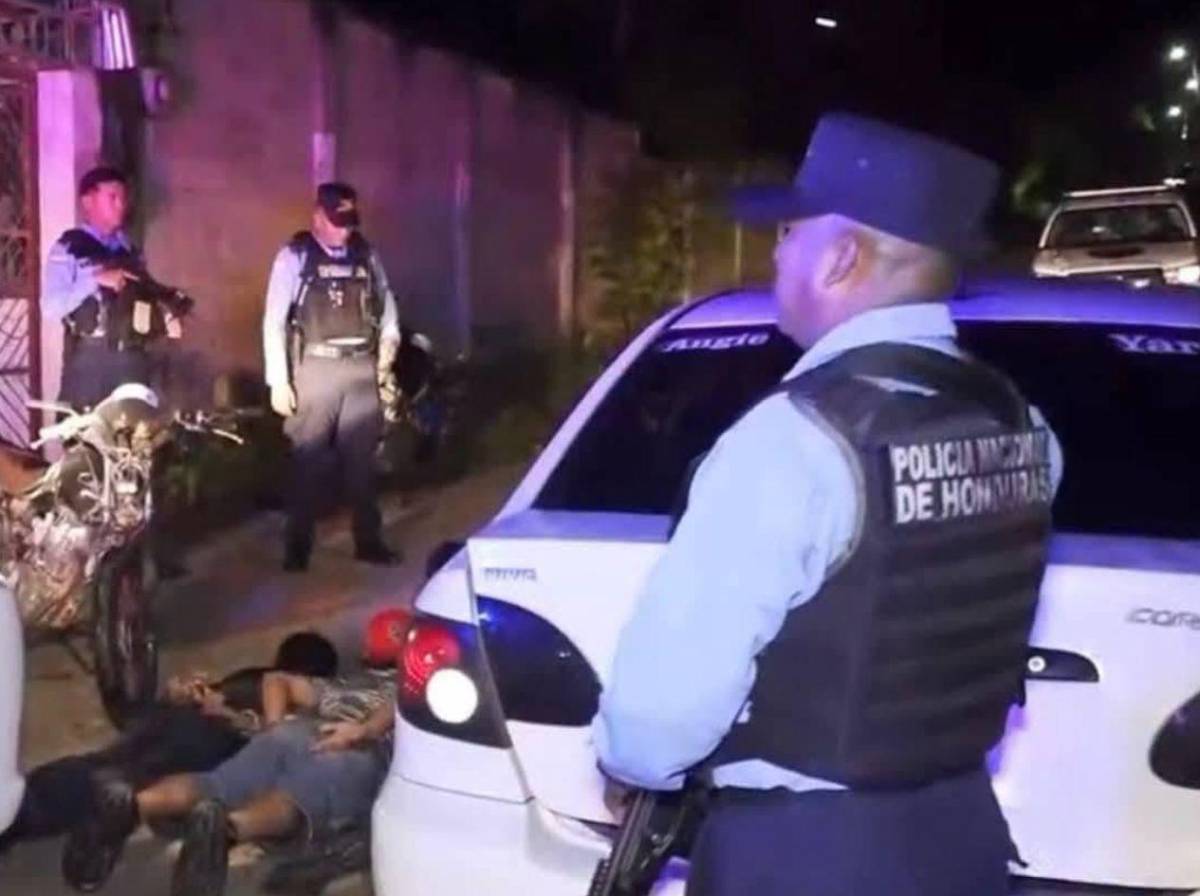 Los capturan cuando llevaban a un joven amarrado en un turismo en SPS