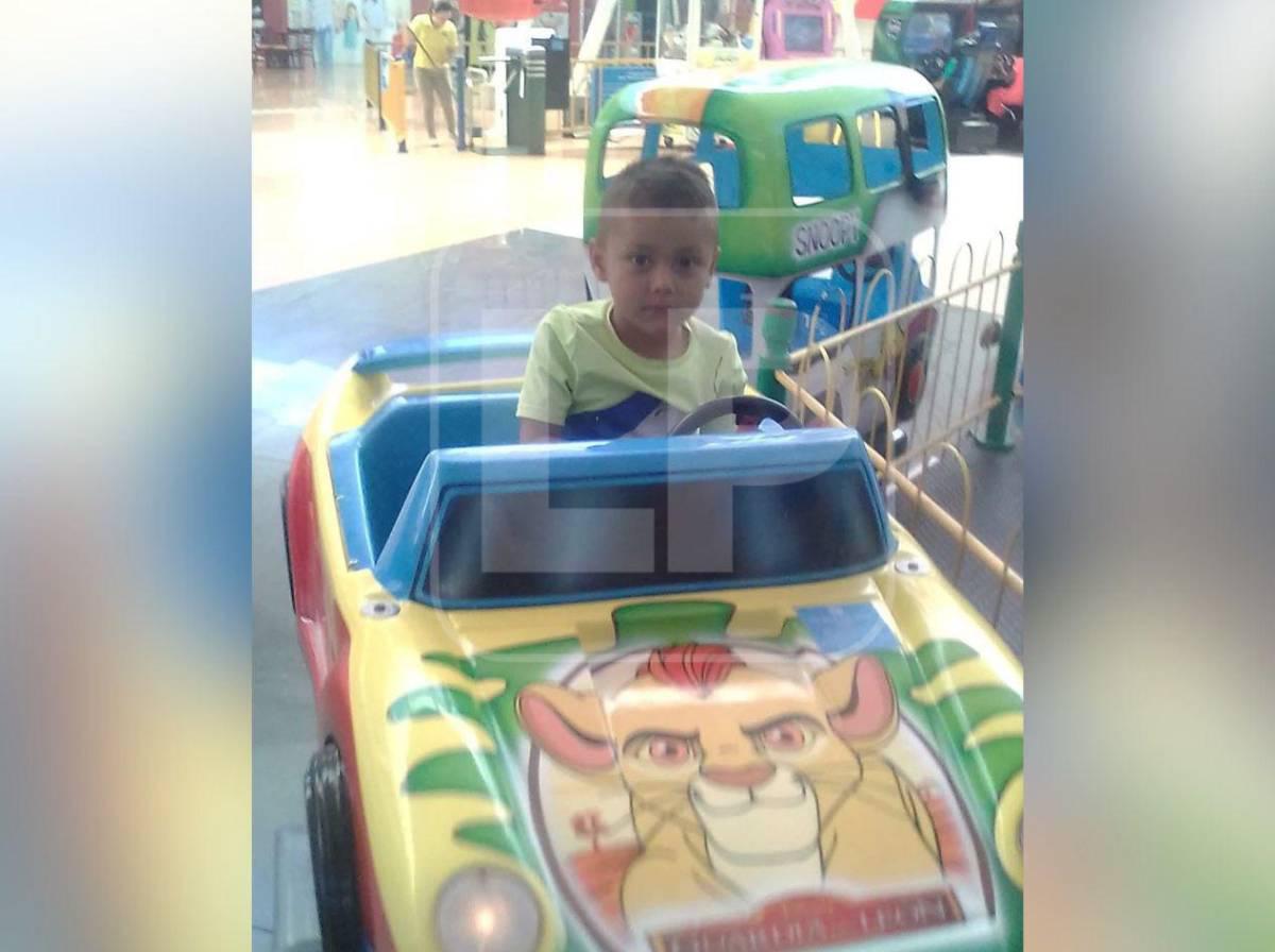 Padre de Jairo no asistirá al funeral; tiene orden de captura por grave delito