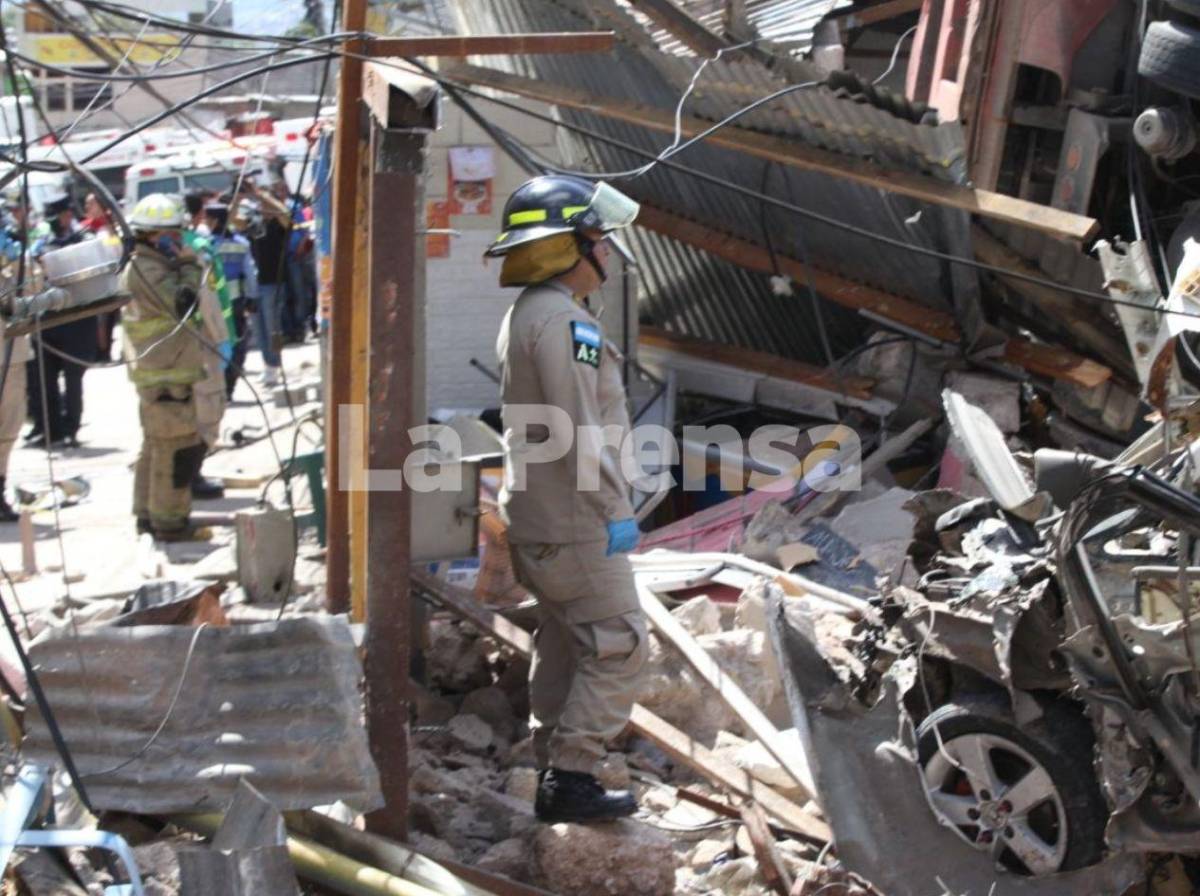 Dolorosa despedida a Leyreth, la niña hallada entre los escombros de la tragedia en la Villa Nueva