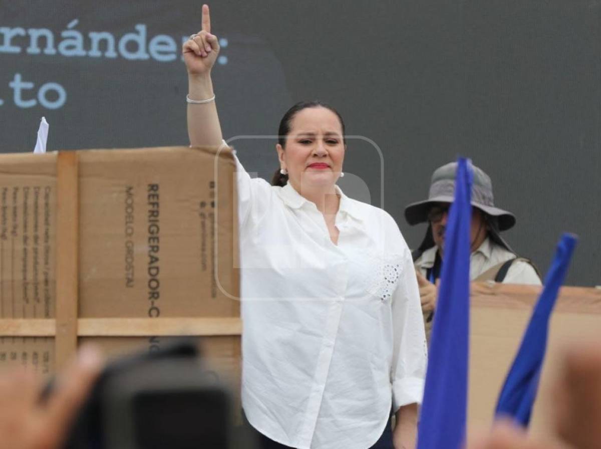 Las curiosas e históricas imágenes del recibimiento de Juan Orlando Hernández  en Honduras