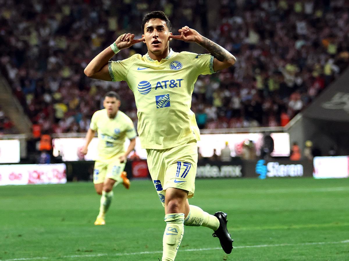 Alejandro Zendejas, extremo mexicano naturalizado estadounidense, le dio la victoria al América en el estadio Akron.