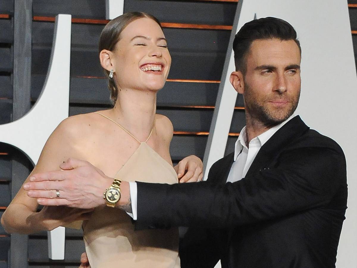 Esposa de Adam Levine, Behati Prinsloo, confía en la fidelidad del cantante