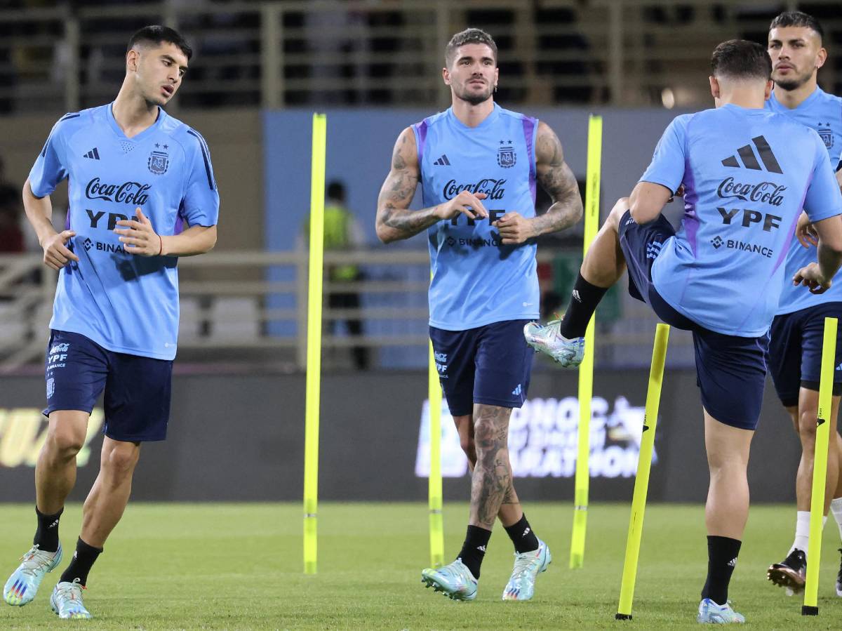 ¿Qué olvidó? Messi realizó su primer entrenamiento con Argentina y desató una locura