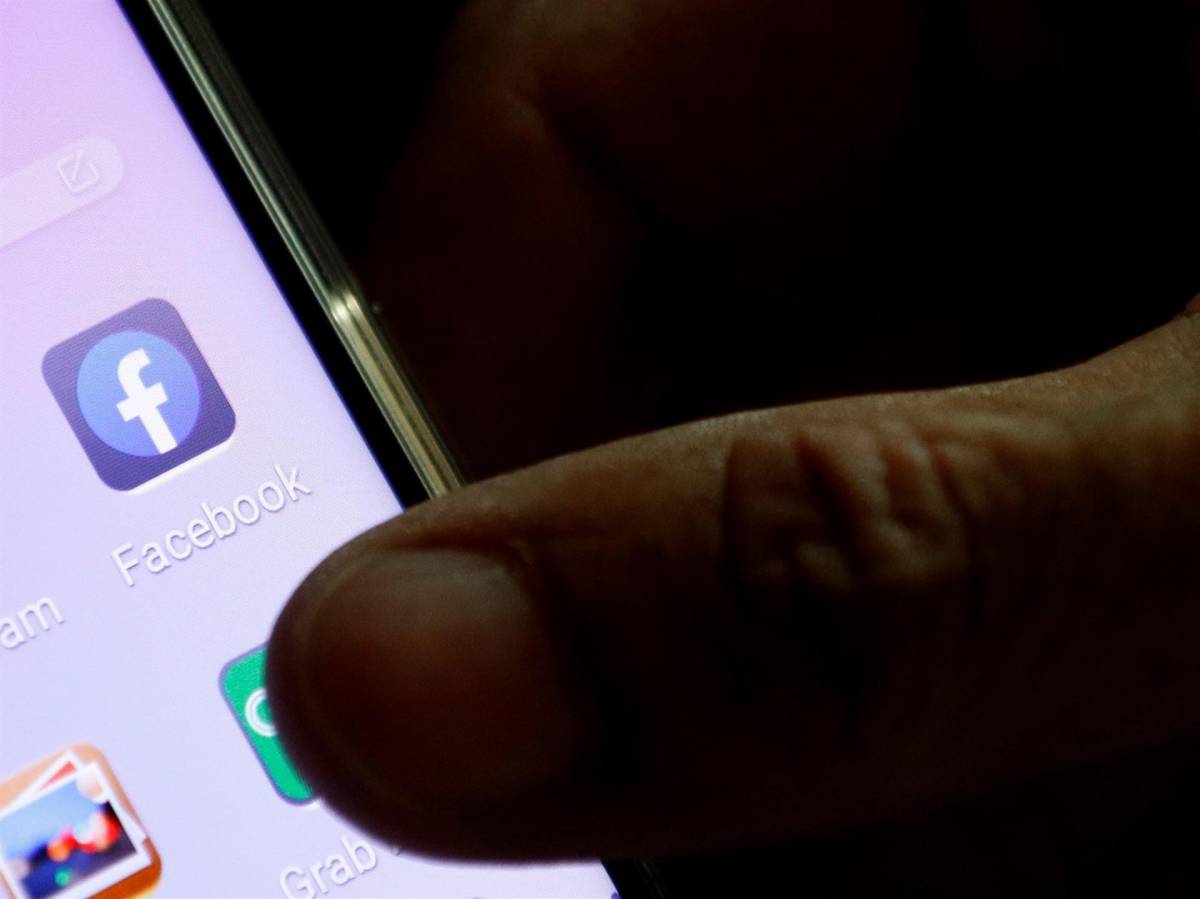 Los usuarios con varias cuentas son un problema “muy recurrente” en Facebook