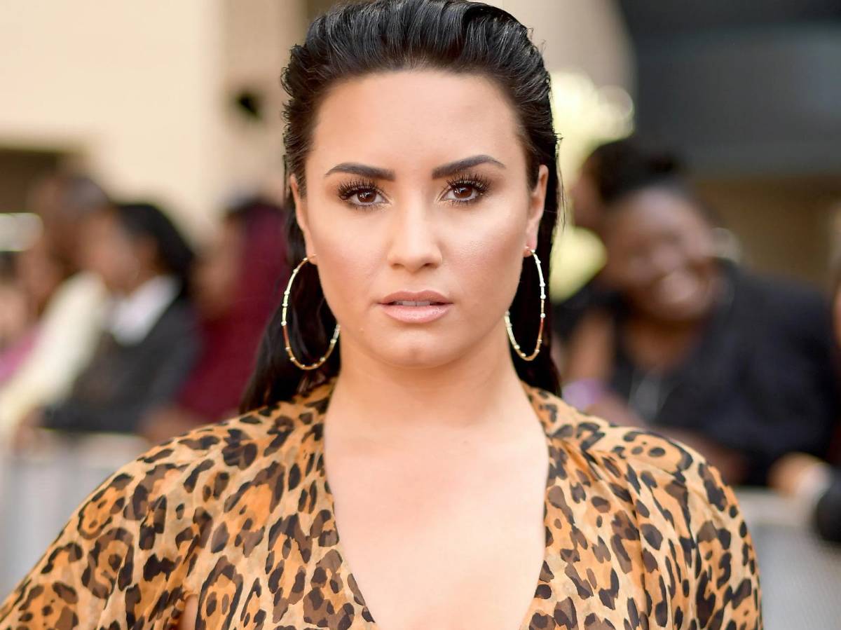 Demi Lovato habla sobre cómo los problemas con su padre la llevaron a perseguir el éxito