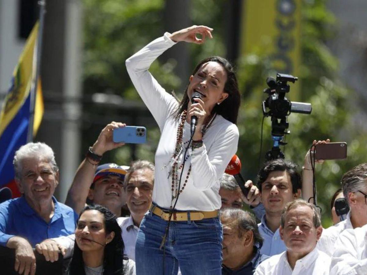 Machado agradece a nueve países por rechazar la orden de captura a González Urrutia