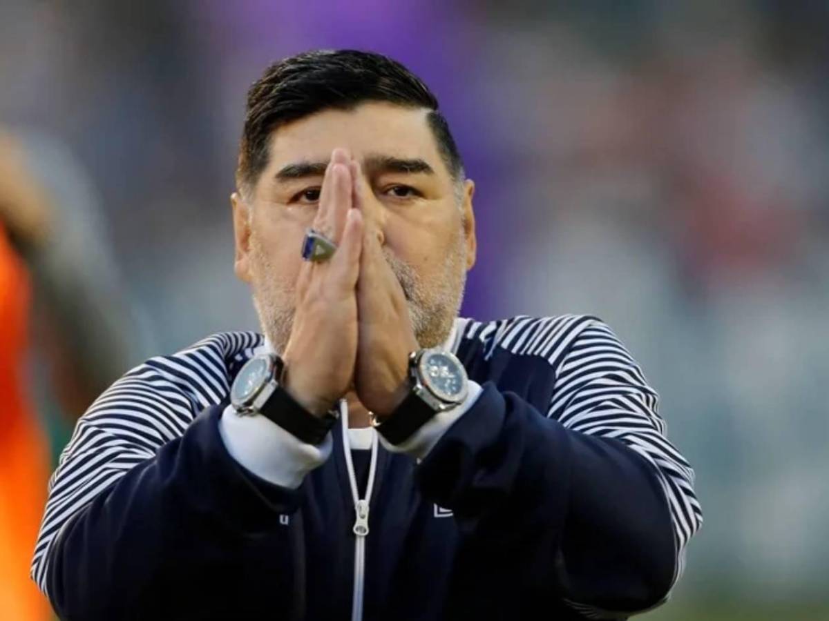Impactante: Médico revela lo que obligaron a realizarle a Maradona