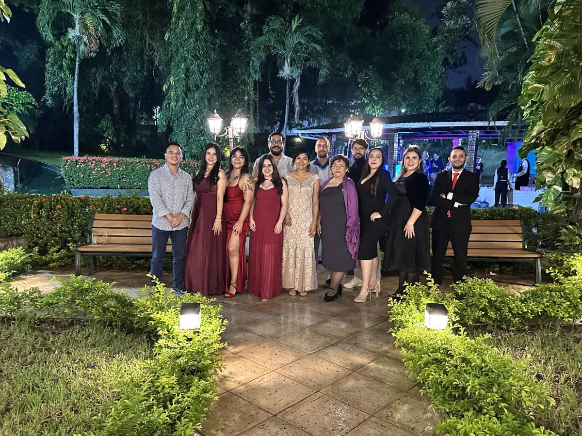 Equipo de trabajo de la Alianza Francesa en San Pedro Sula.