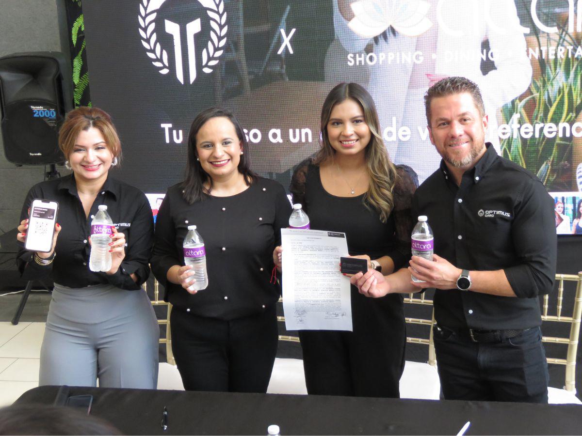 Emma Mejía, Directora de Mercadeo Corporativo de Grupo Inversa; Norma Pinto, Gerente Comercial de Altara; Dayana Valladares, Gerente de Mercadeo de Altara; y Roger Enrique Valladares, Director Comercial de Grupo Inversa.