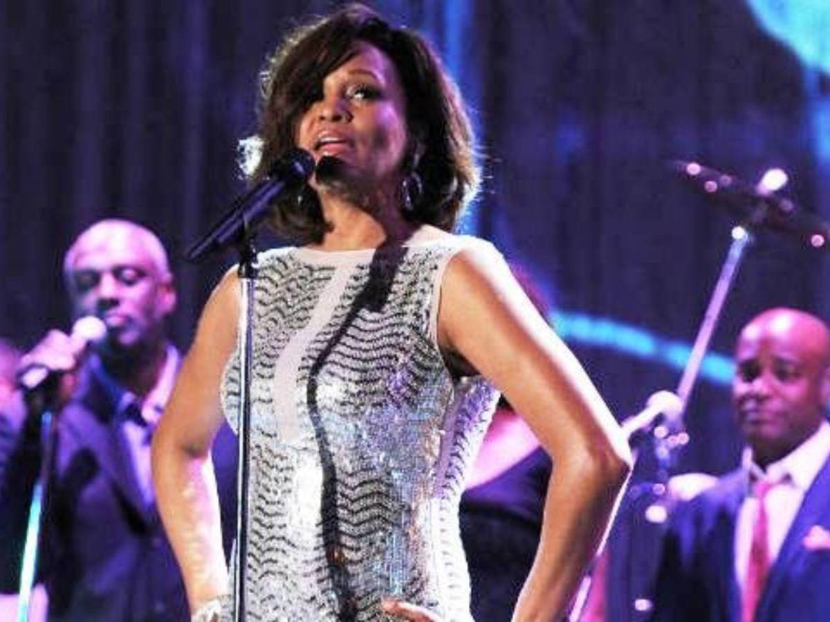 Whitney Houston regresa a los escenarios gracias a la IA
