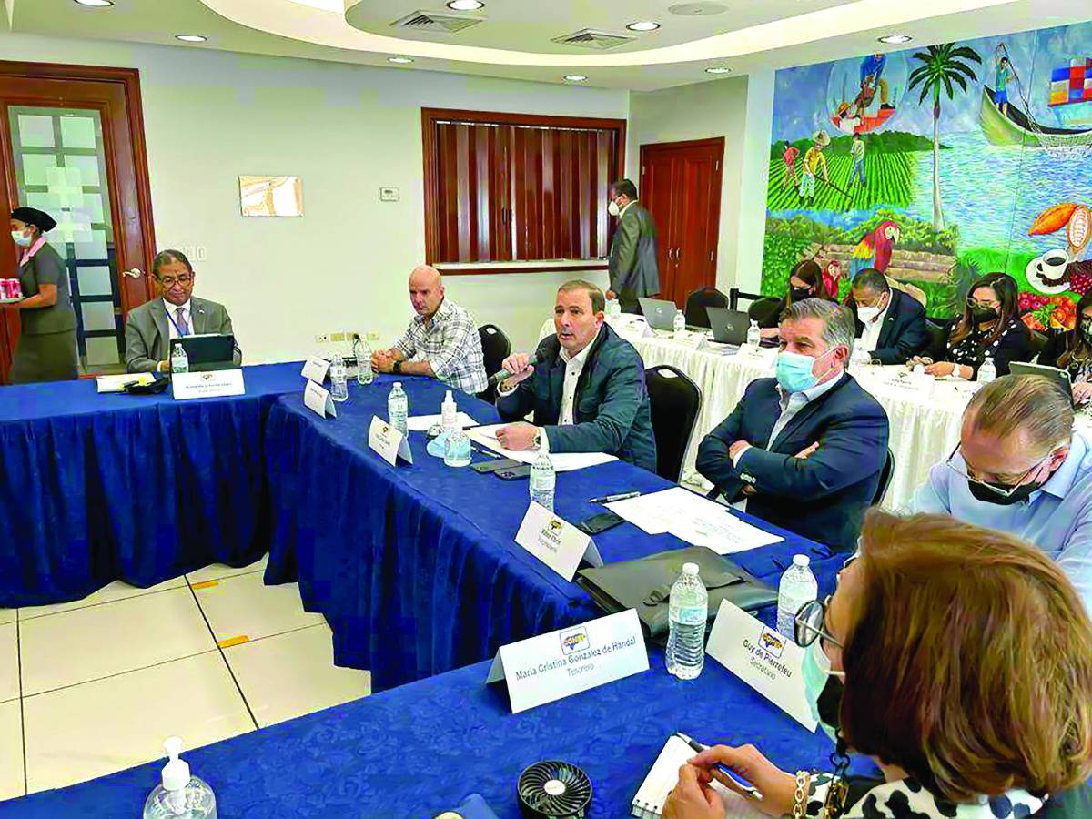 Con reunión con el sector empresarial arranca la transición