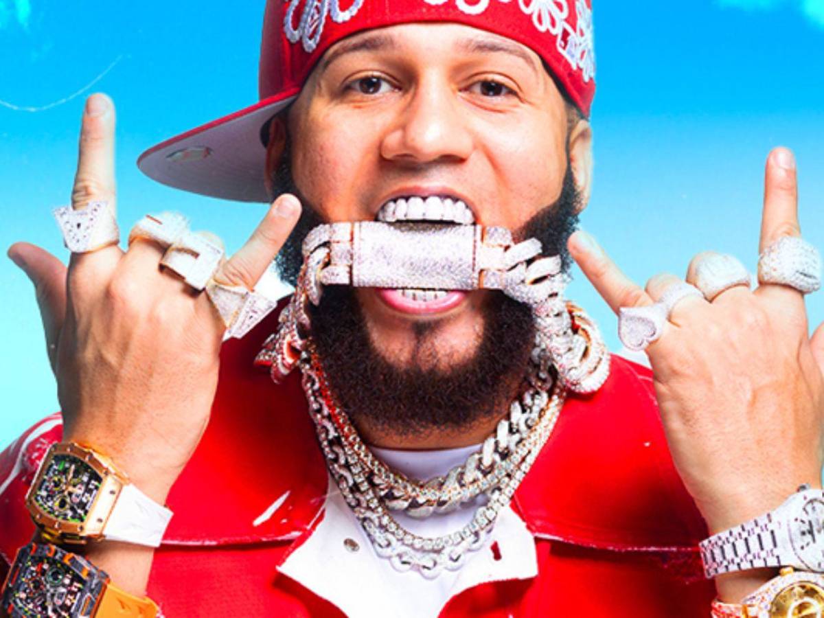 Lamine Yamal recibe un regalo de más de 10 millones de lempiras de El Alfa