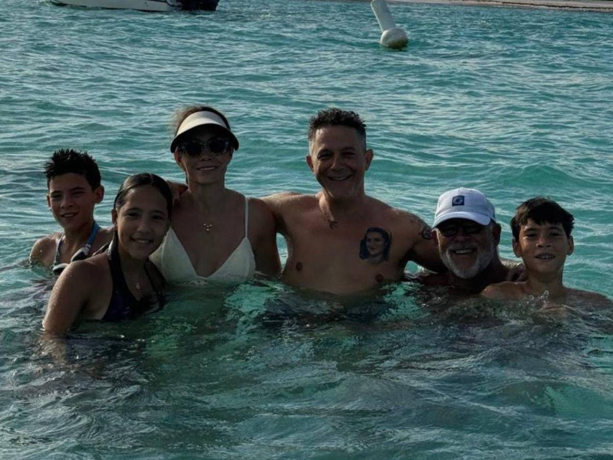 Alejandro Sanz llora muerte de dos seres queridos en tragedia de Santo Domingo