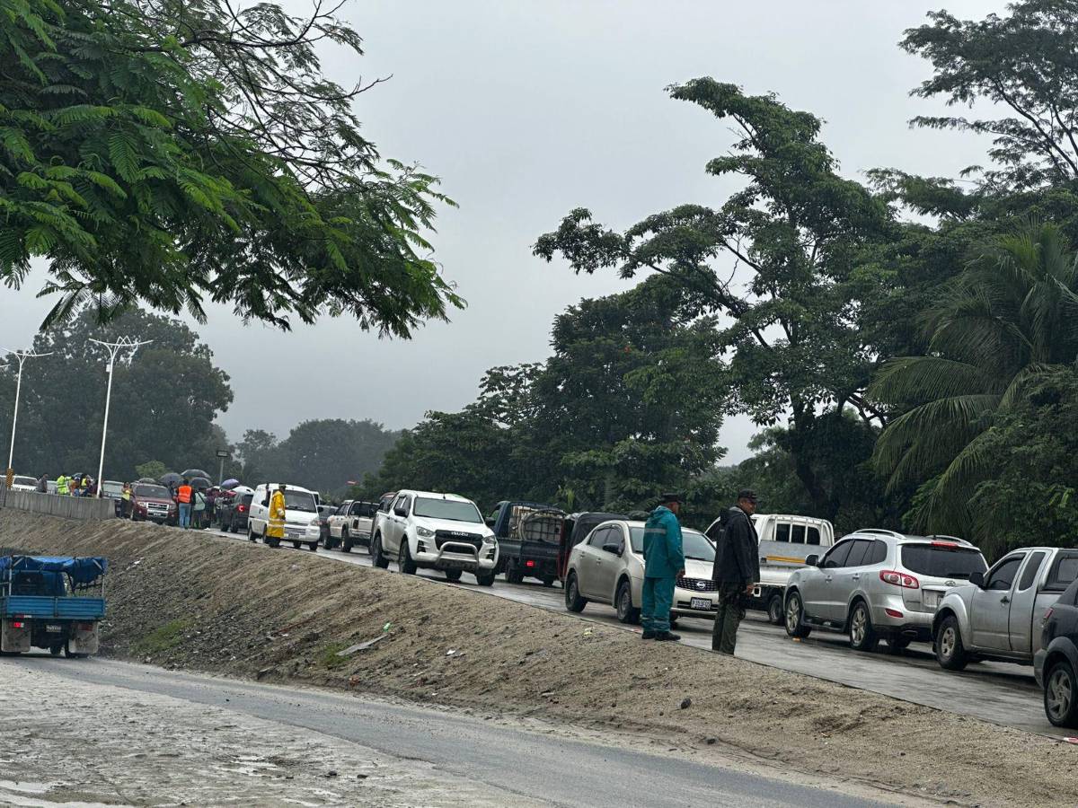 Inauguran el puente que conduce a Jucutuma