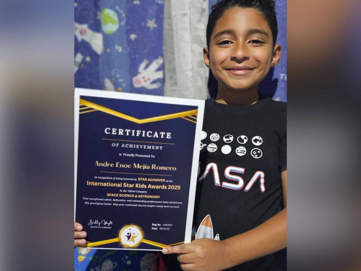 Él es André: El niño hondureño premiado por la Nasa