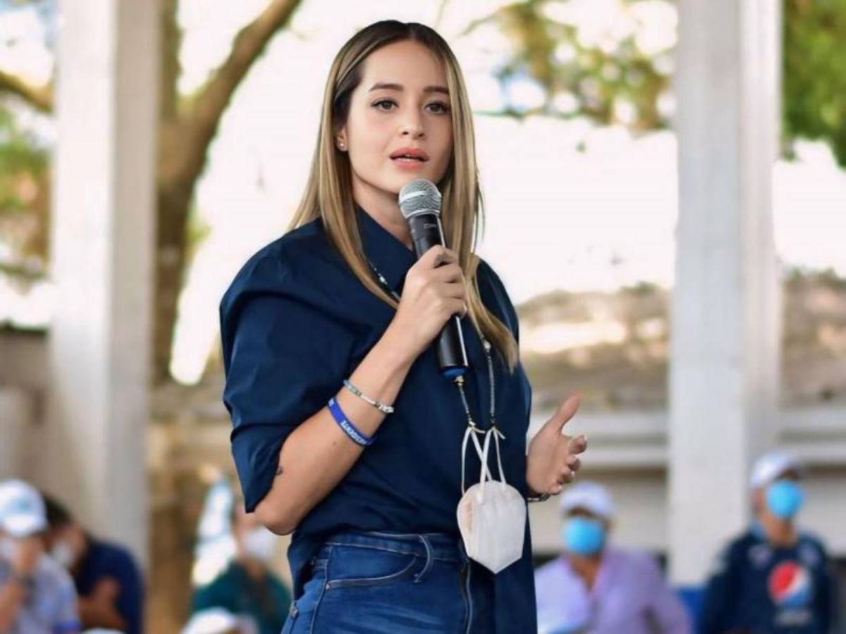 Lani Pastor vuelve a la escena política junto a “Pitu”, su pareja