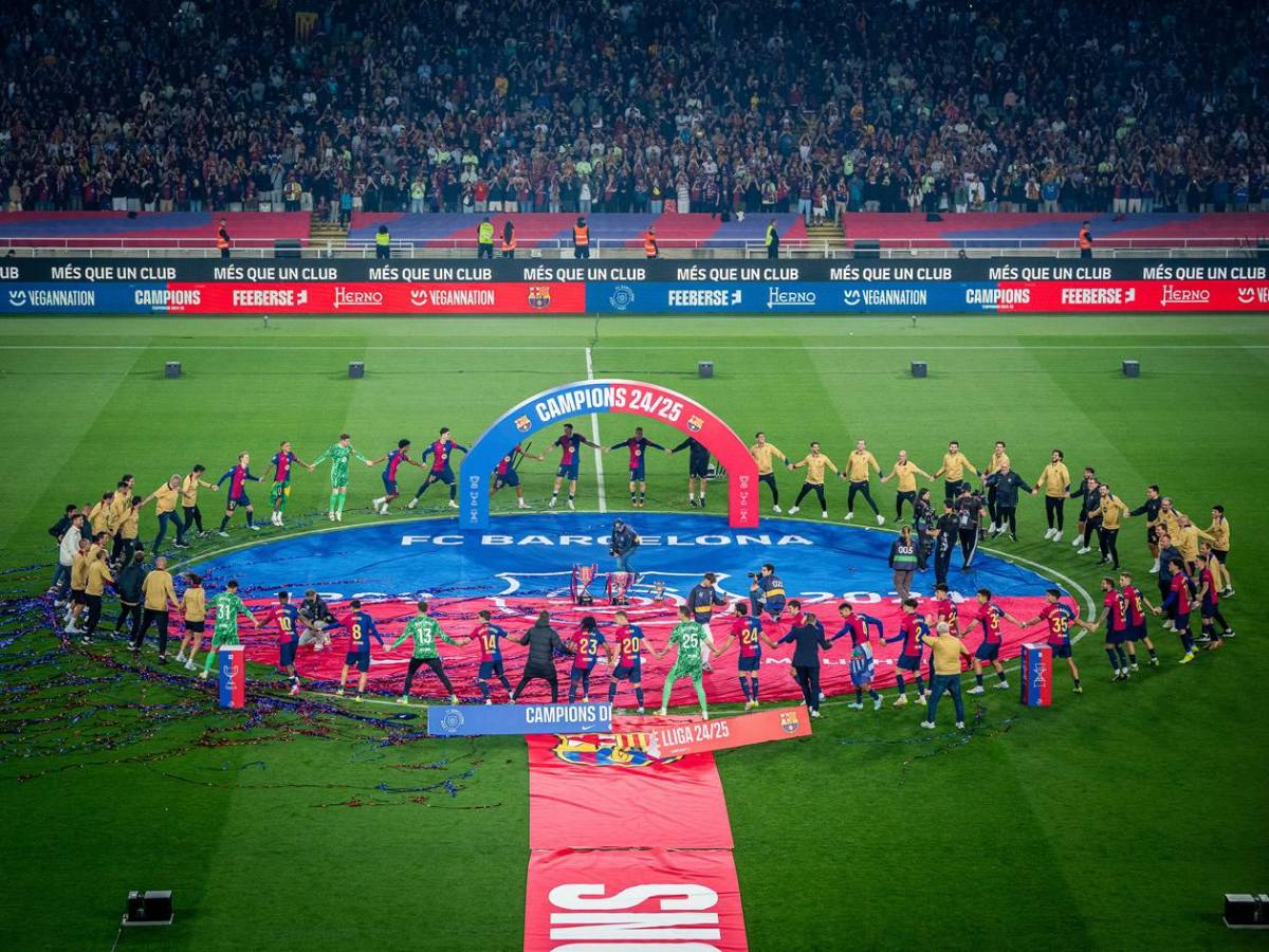 Barcelona festeja los títulos ante su afición, show de Lamine y Gavi presume a su novia