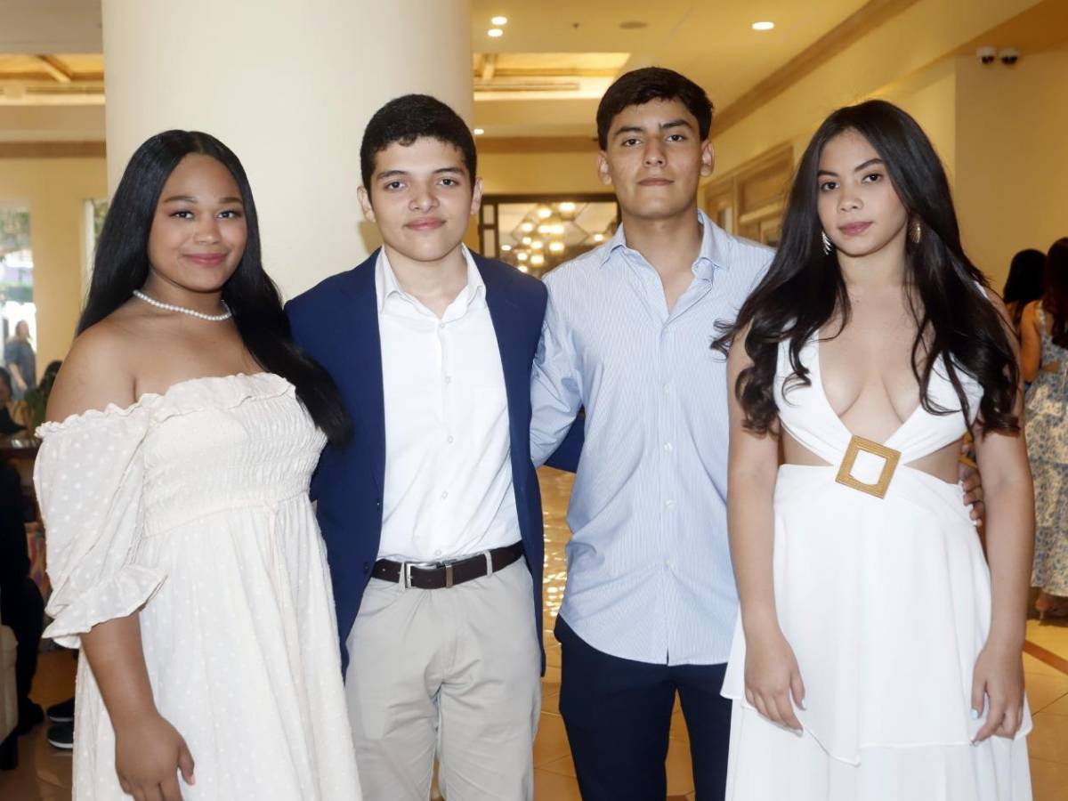 Seniors 2025 de la Happy New Dawn realizan su desayuno