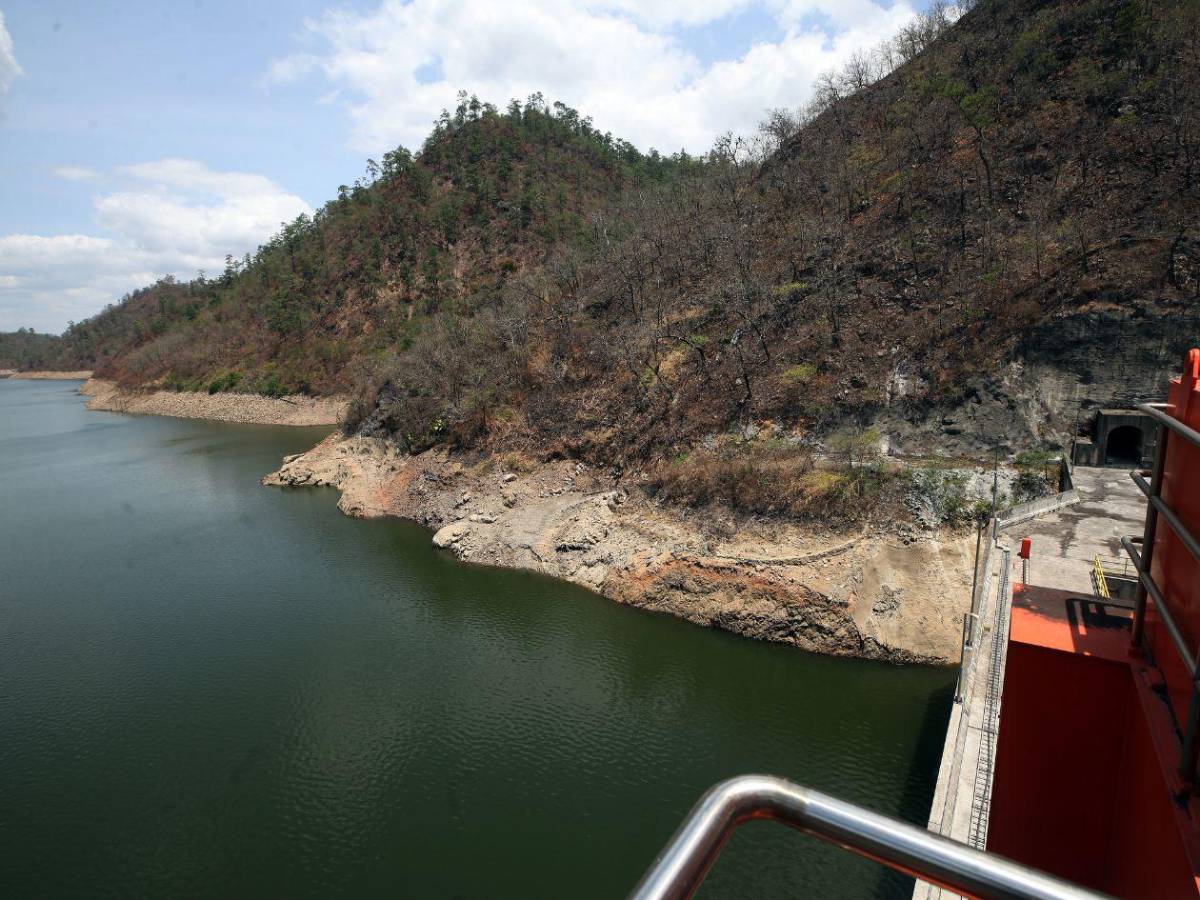 Patuca III: la represa gigante que se apagó porque se quedó sin agua