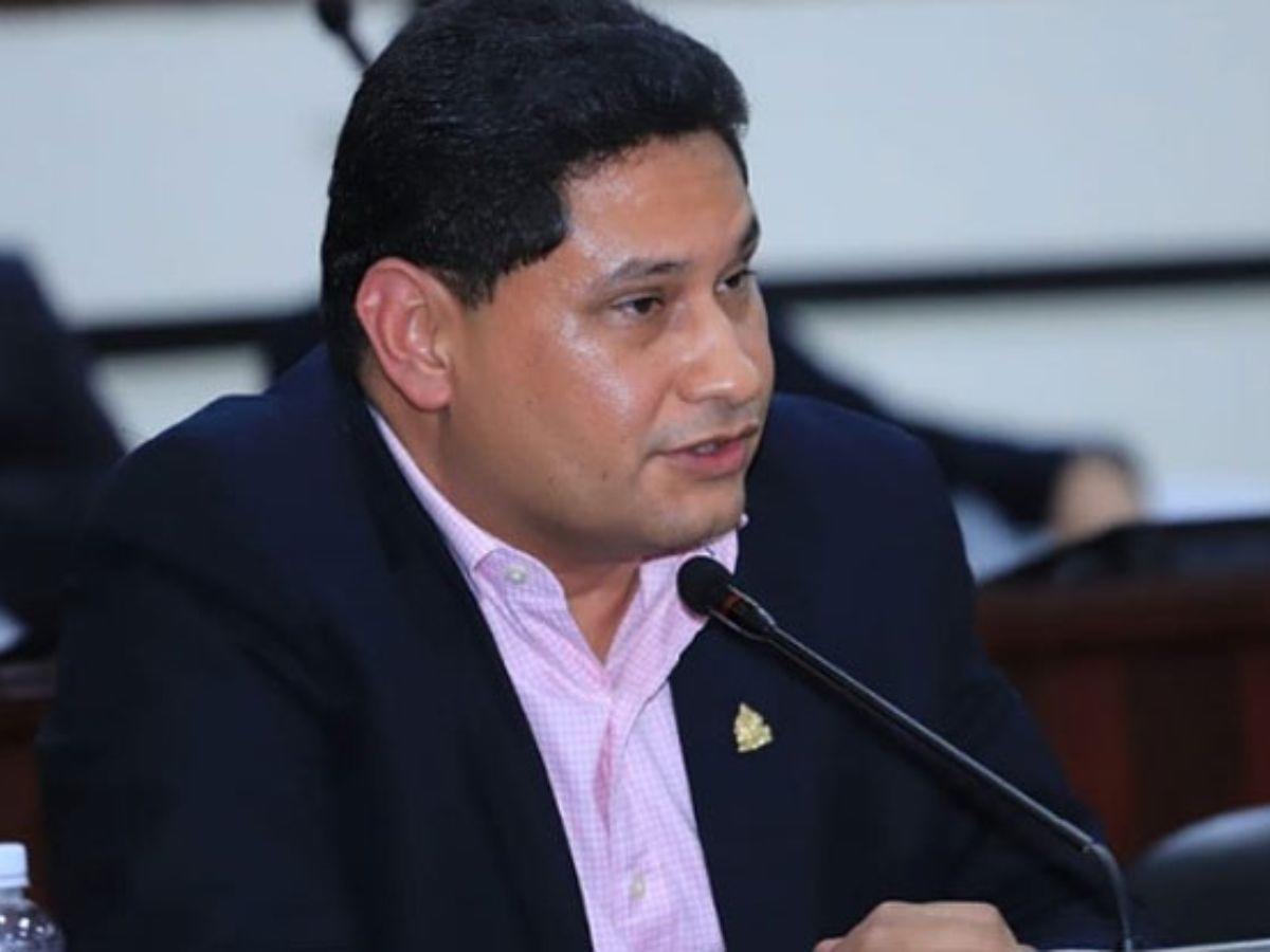 Diputado nacionalista asegura que postura de Castro busca perpetuarse en el poder