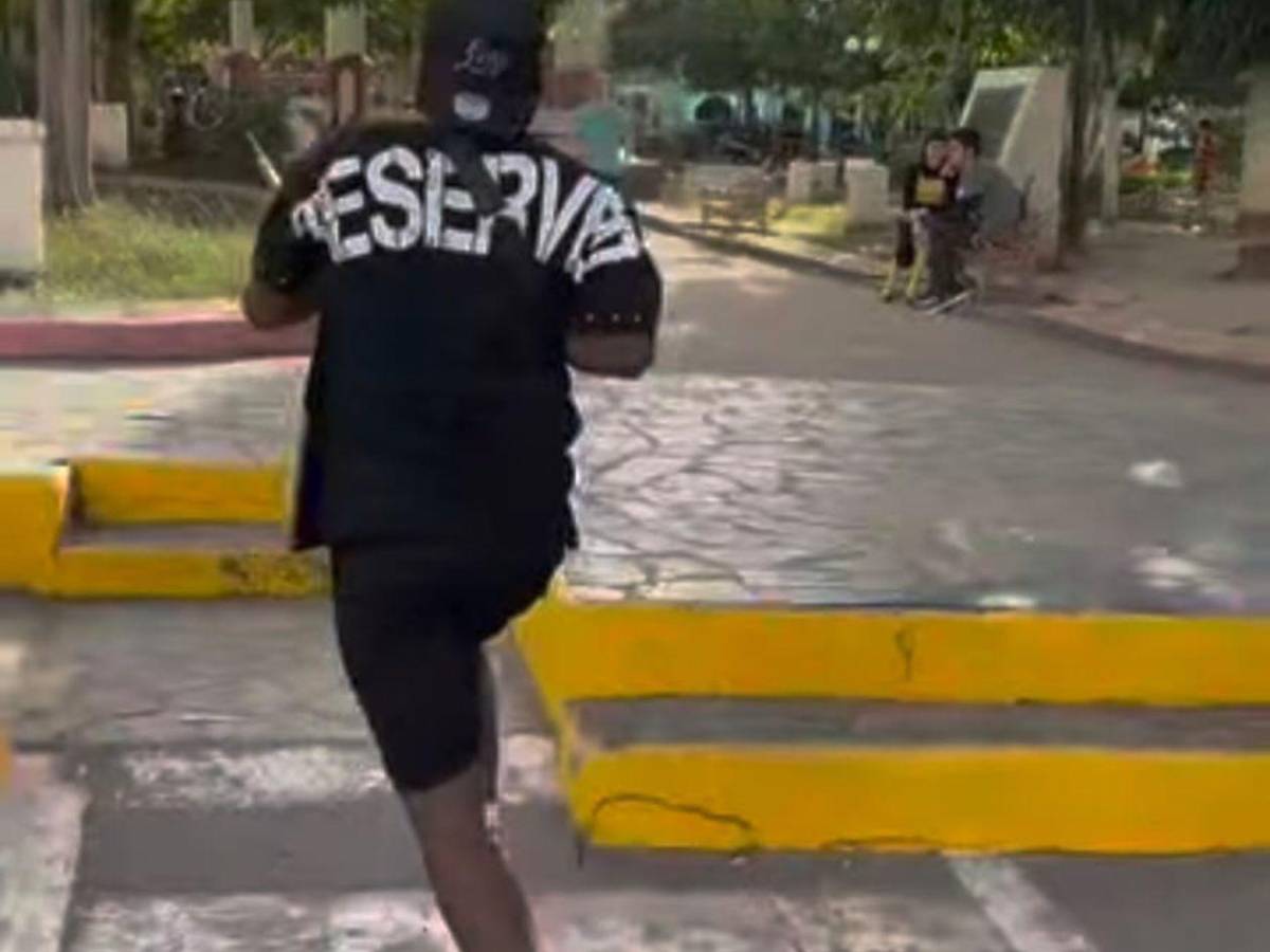 “¡Buzo, camarógrafo!”: el estilo único de “El Chele” en TikTok