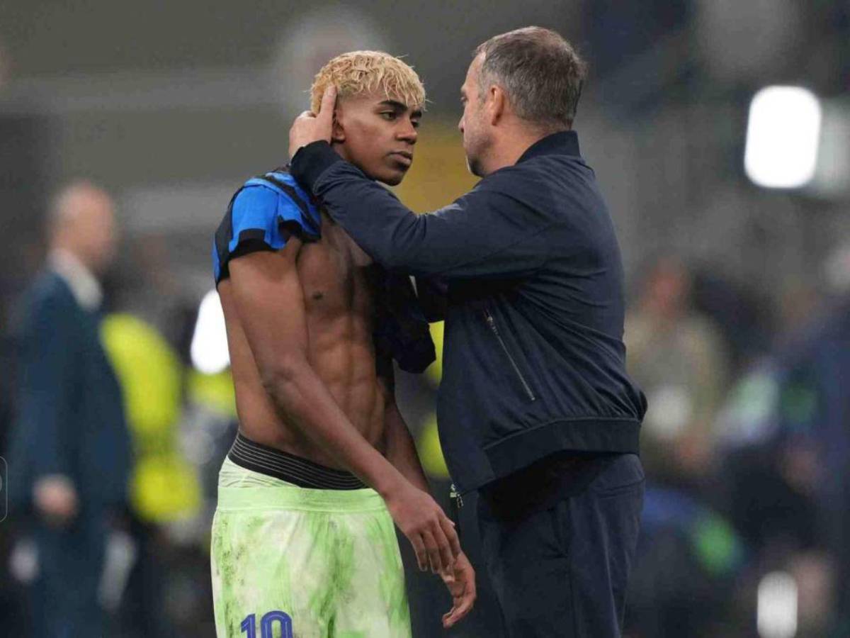 Flick analiza una decisión clave en el Barcelona y Lamine está bajo observación