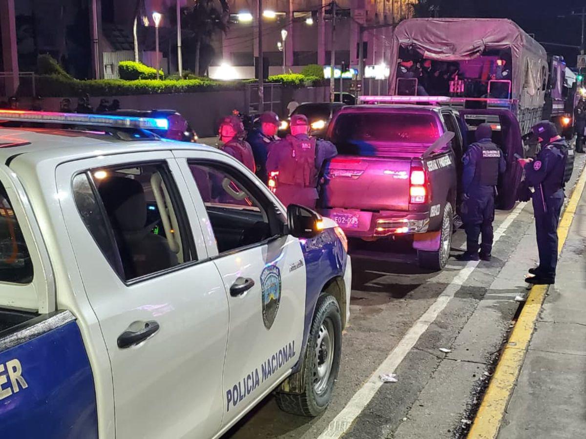 Policía Nacional y Militar evitan saqueos en centro de San Pedro Sula