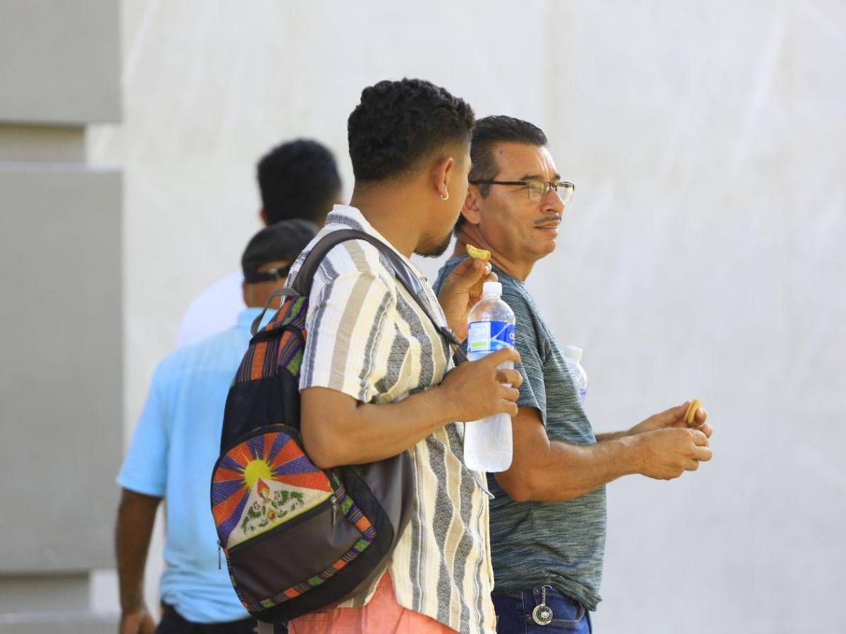 Ola de calor extrema agobia a los sampedranos