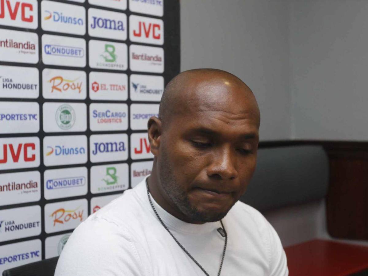 Juan Anangonó al borde del llanto en su despedida de Marathón