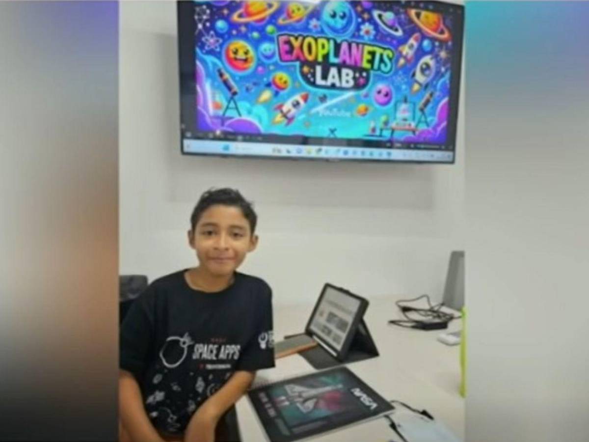 Él es André: El niño hondureño premiado por la Nasa