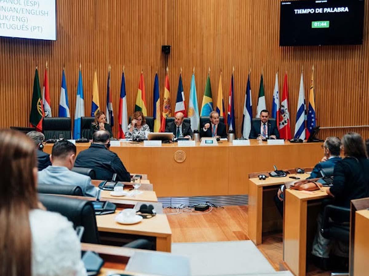 Delegación hondureña visita el Senado de España durante foro parlamentario
