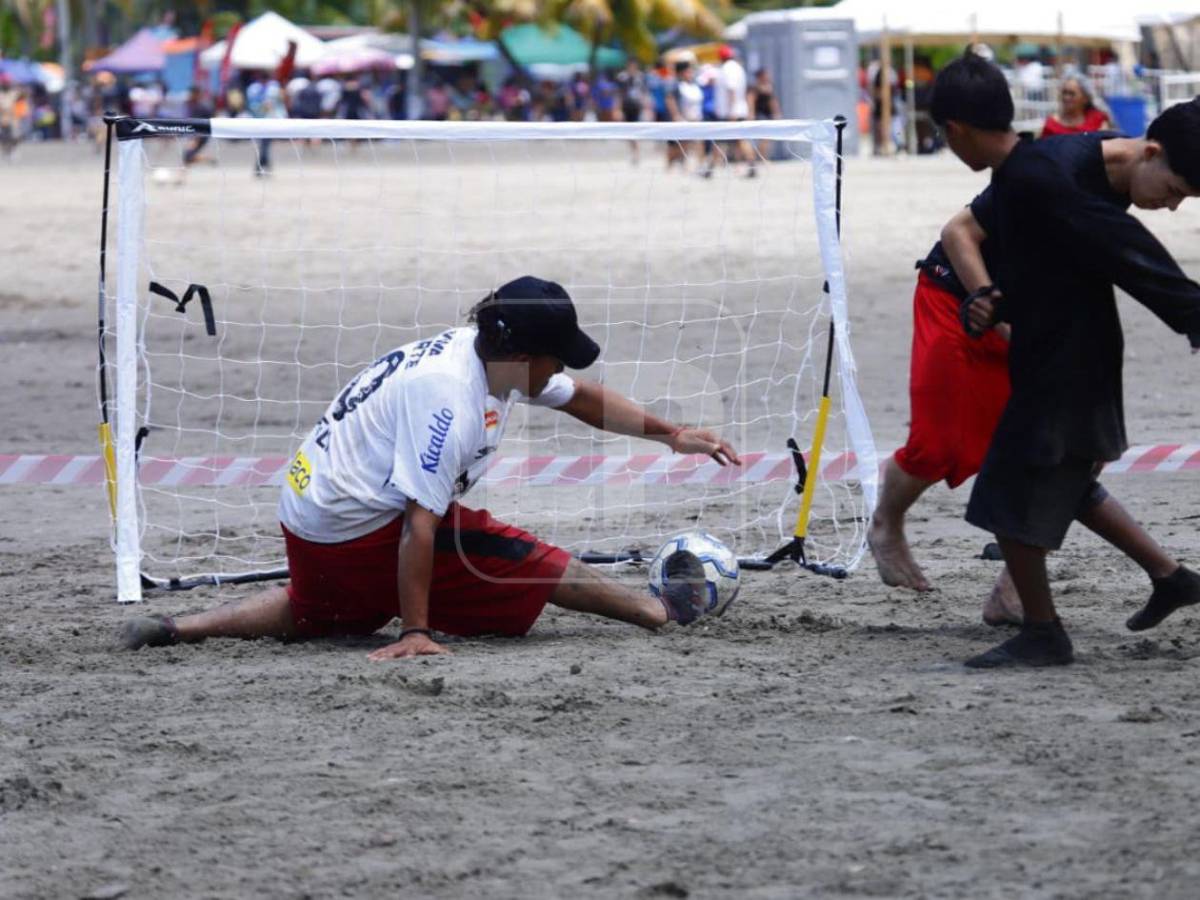 Sol, mar y alegría marcan el ambiente en Puerto Cortés
