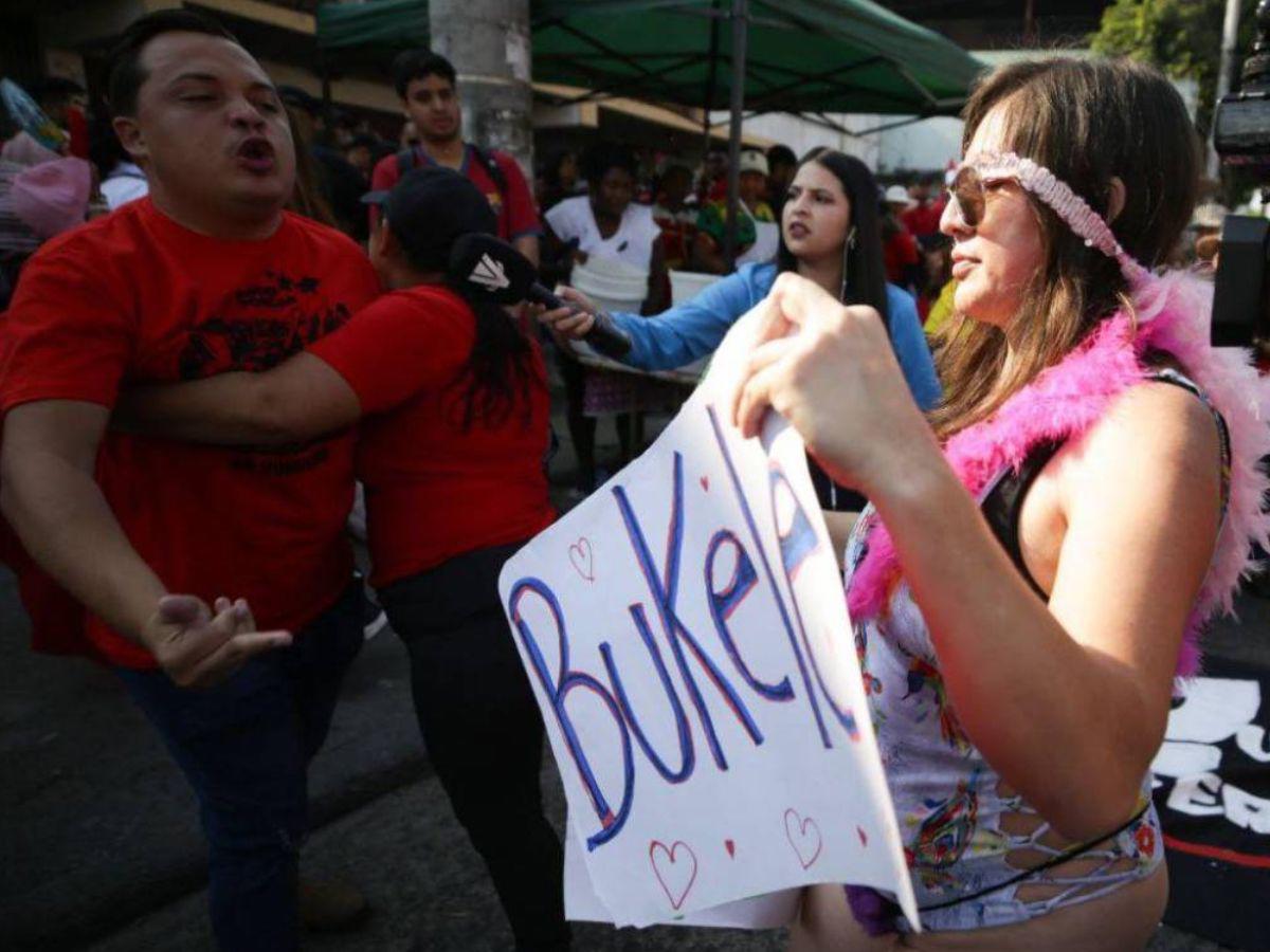 ¿Quién es la doctora hondureña que protestó en traje de baño?