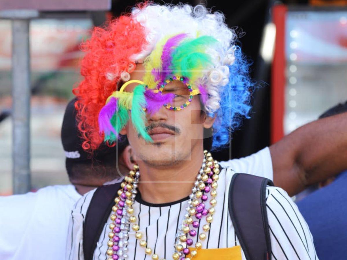 Con derroche de color, carrozas y música, La Ceiba celebra el gran cierre de su Feria Isidra