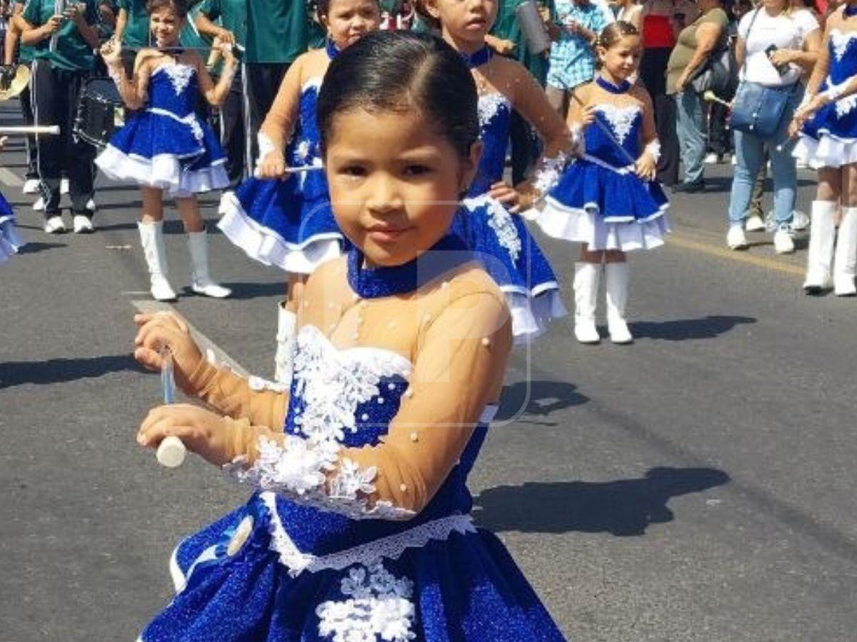 Los pequeños que se robaron las miradas con su encanto en los desfiles patrios