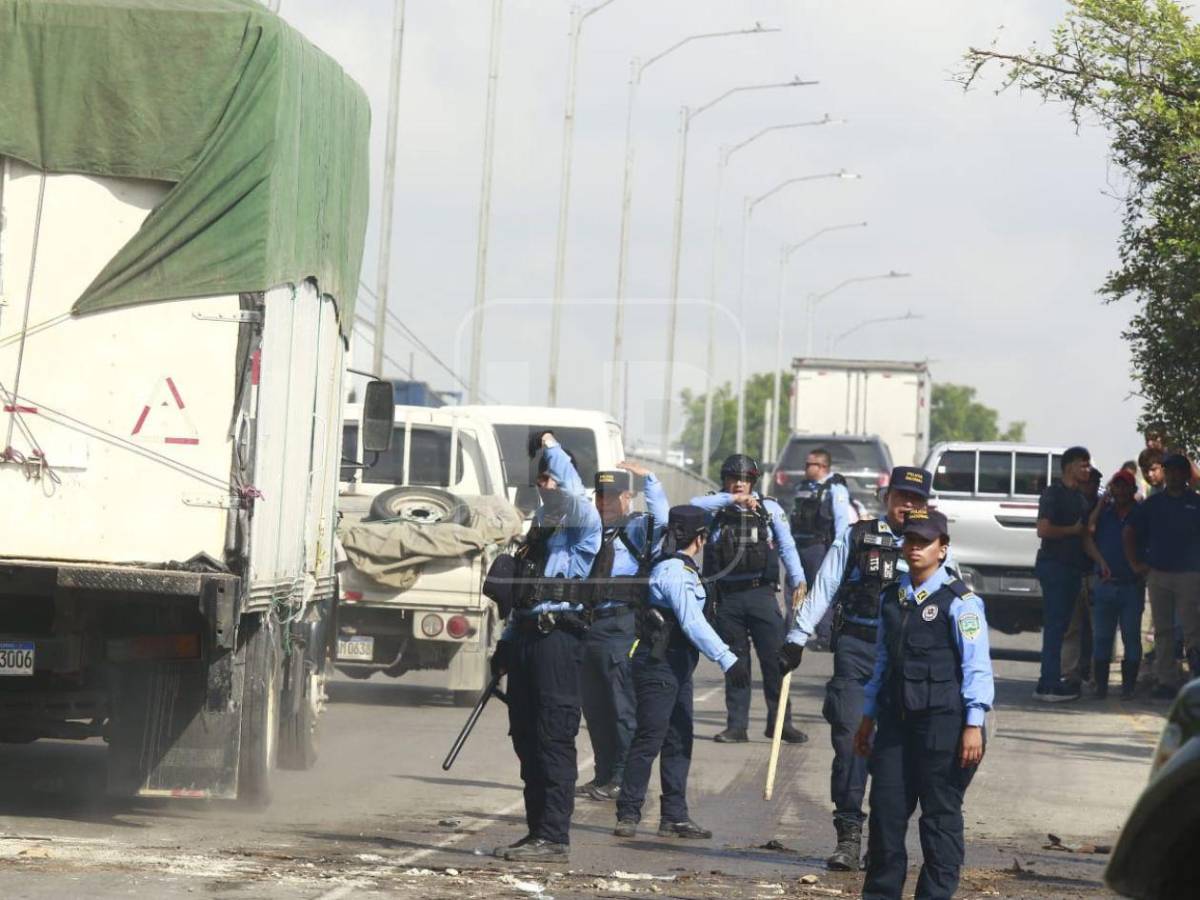 Las imágenes del desalojo de manifestantes en El Progreso, Yoro