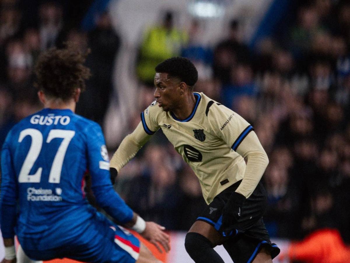 Hansi Flick, molesto con dos jugadores del Barcelona tras ridículo ante Chelsea